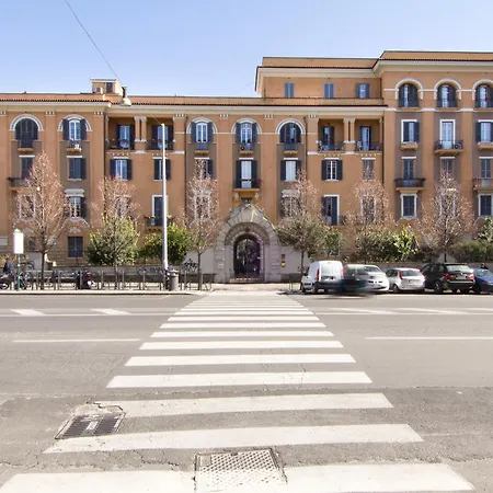 Alex Place Rome