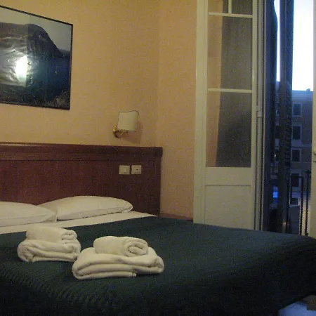 Alex Place Rome